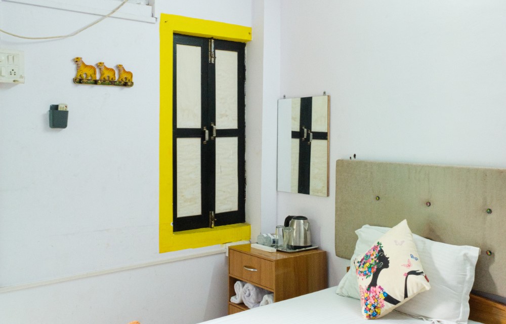 HosteLaVie Varanasi Slider Pictures