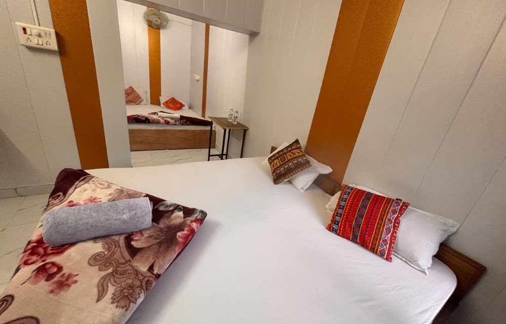 HosteLaVie Varanasi Slider Pictures