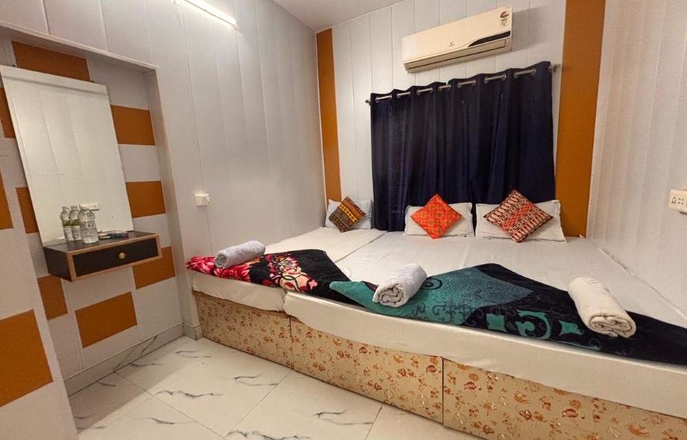 HosteLaVie Varanasi Slider Pictures