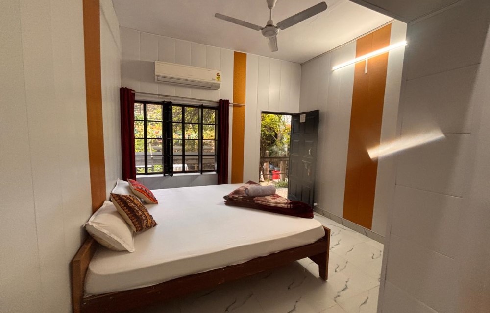 HosteLaVie Varanasi Slider Pictures