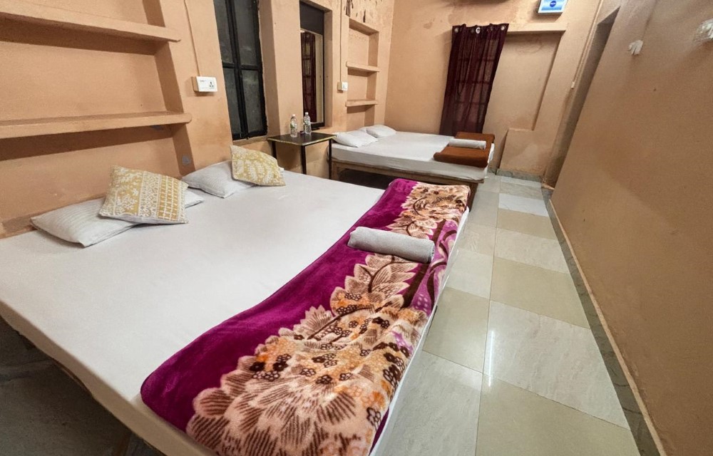 HosteLaVie Varanasi Slider Pictures