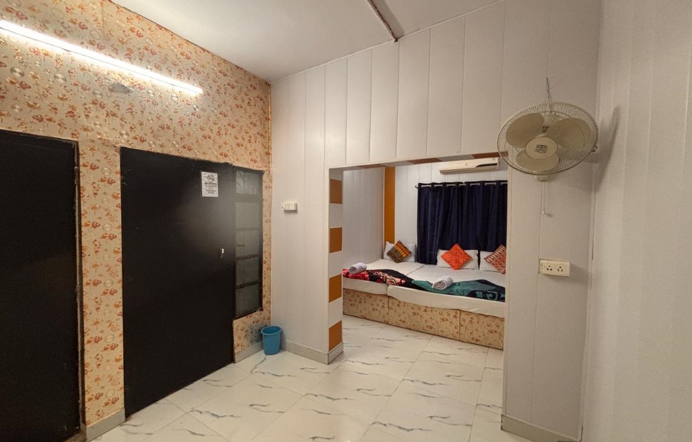 HosteLaVie Varanasi Slider Pictures