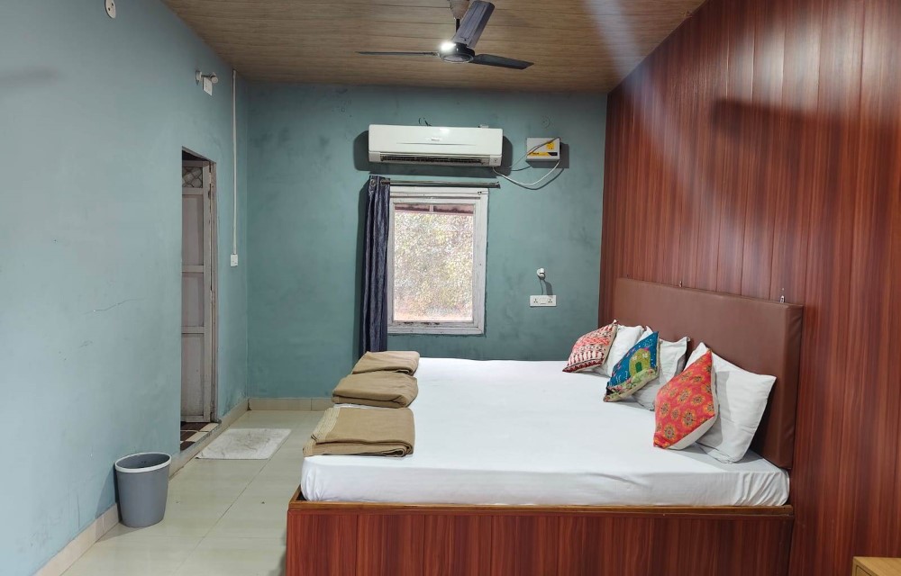 HosteLaVie Varanasi Slider Pictures